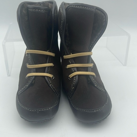 Cole Haan Mini Soft Suede Baby Boots Faux Fur Lining Dark Brown Sz 4 (24-36 mos) - Picture 1 of 9